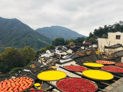 一生癡絕處，無夢(mèng)入徽州